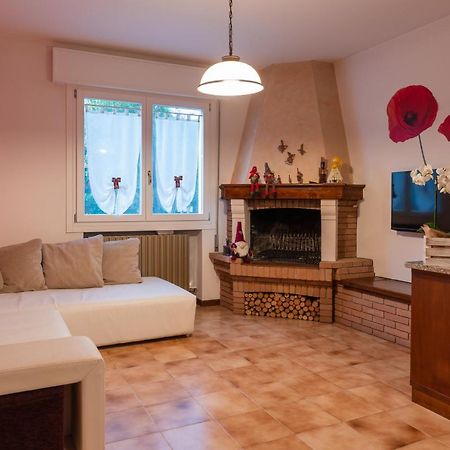 Al Casale B&B Casalserugo Bagian luar foto